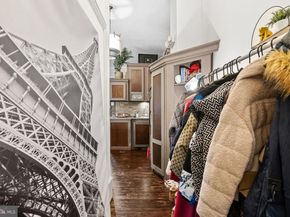 239 Race Street, Philadelphia PA 19106