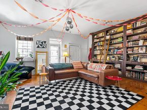 239 Race Street, Philadelphia PA 19106