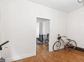 239 Race Street, Philadelphia PA 19106