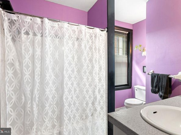 239 Race Street, Philadelphia PA 19106