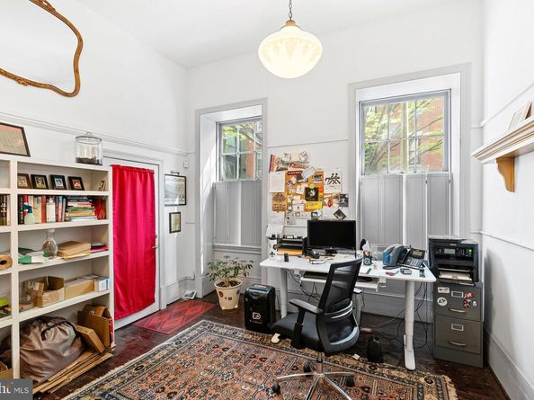 239 Race Street, Philadelphia PA 19106