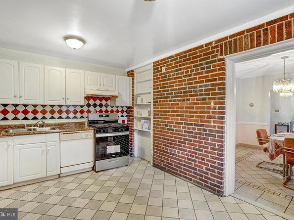 102 S Glebe Road S, Arlington VA 22204