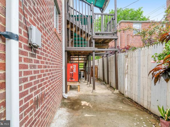 102 S Glebe Road S, Arlington VA 22204