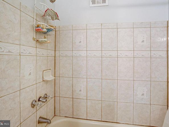102 S Glebe Road S, Arlington VA 22204