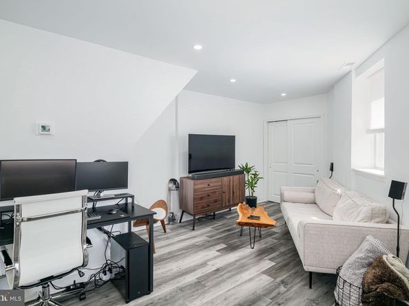 2541 S Clarion Street, Philadelphia PA 19148