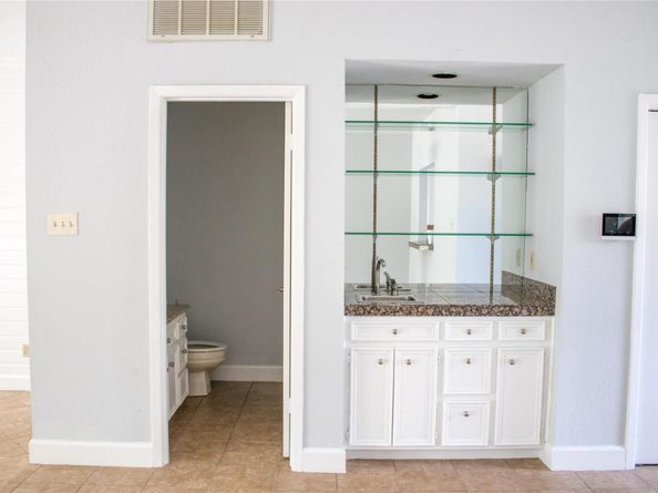 2201 Lakeway BLVD 2, Lakeway TX 78734