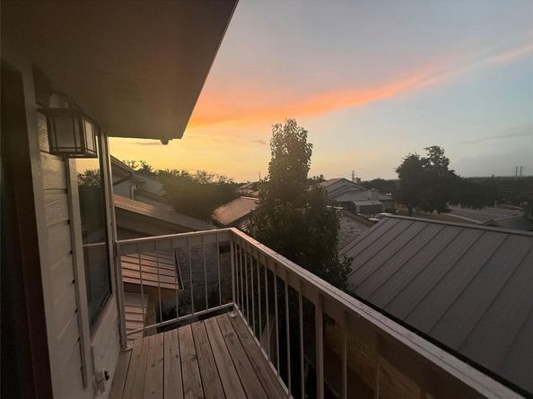 2201 Lakeway BLVD 2, Lakeway TX 78734