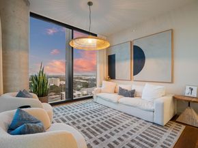 44 East Ave 2007, Austin TX 78701