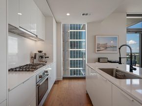 44 East Ave 2007, Austin TX 78701