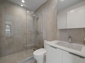 44 East Ave 2007, Austin TX 78701