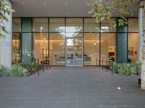 44 East Ave 2007, Austin TX 78701