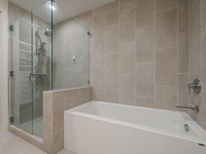 44 East Ave 2007, Austin TX 78701