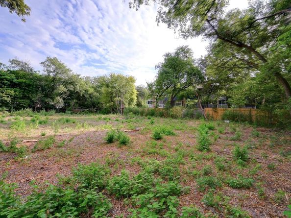 300 Pecan DR, Austin TX 78753