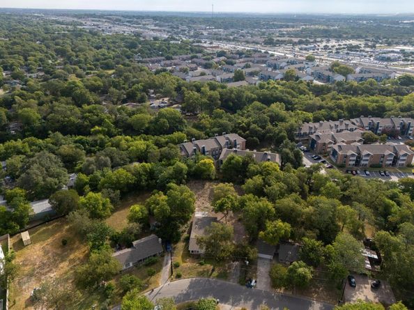 300 Pecan DR, Austin TX 78753