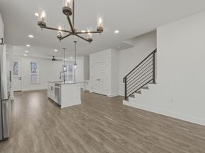 2009 Iroquois LN B, Austin TX 78741