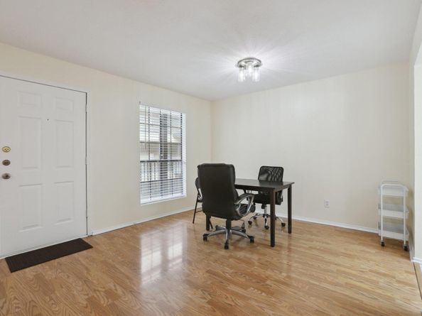 2401 Leon ST 210, Austin TX 78705