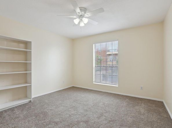 2401 Leon ST 210, Austin TX 78705