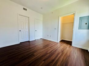 2320 Gracy Farms LN 1432, Austin TX 78758