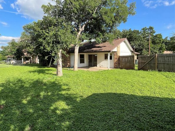 313 Golden Oaks DR, Georgetown TX 78628