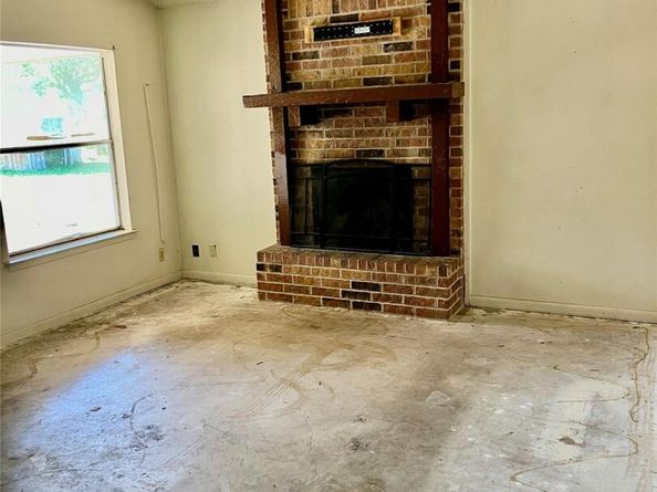 313 Golden Oaks DR, Georgetown TX 78628