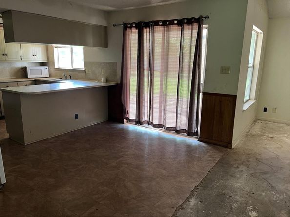 313 Golden Oaks DR, Georgetown TX 78628