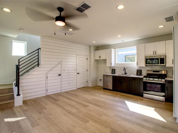 2608 Bristol DR A B, Austin TX 78723