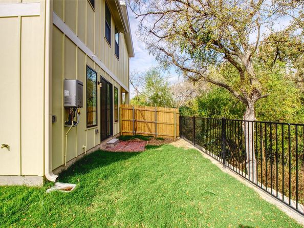 2608 Bristol DR A B, Austin TX 78723