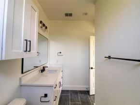 2608 Bristol DR A B, Austin TX 78723