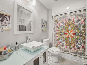 5332 Balcones DR B, Austin TX 78731