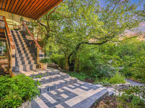 19 Sugar Shack DR, West Lake Hills TX 78746