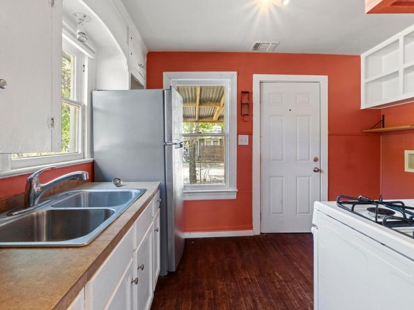 1147 Gunter ST, Austin TX 78721
