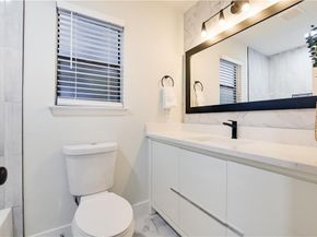 1308 Matthews LN A, Austin TX 78745