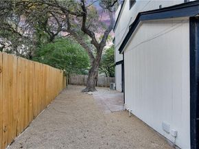 1308 Matthews LN A, Austin TX 78745