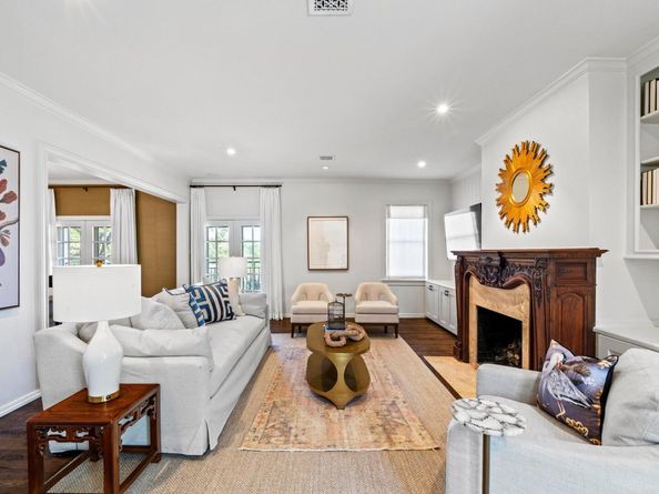2702 Hillview Green LN, Austin TX 78703