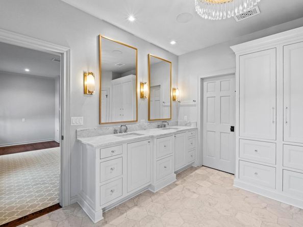 2702 Hillview Green LN, Austin TX 78703