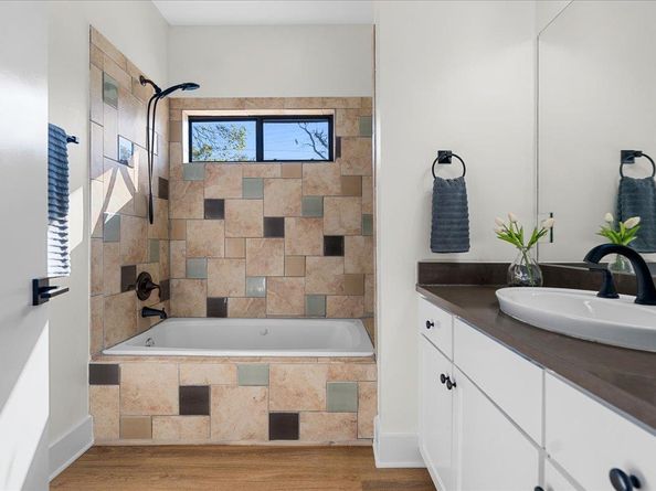 2022 E 2nd ST, Austin TX 78702