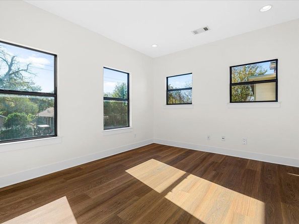 2022 E 2nd ST, Austin TX 78702