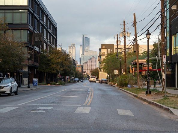 2022 E 2nd ST, Austin TX 78702