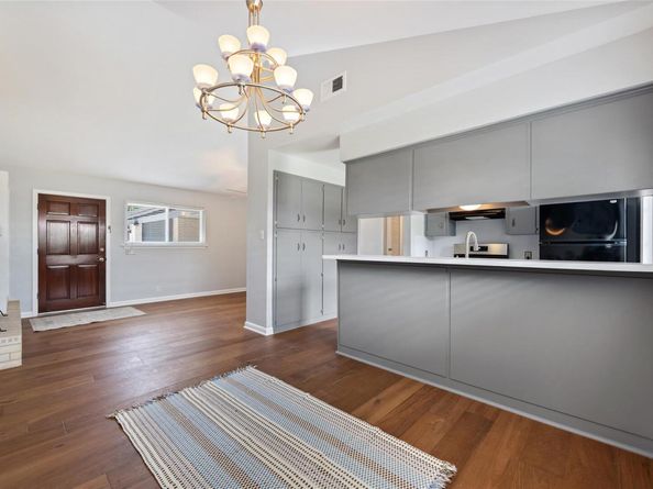 8500 Woodstone Dr, Austin TX 78757