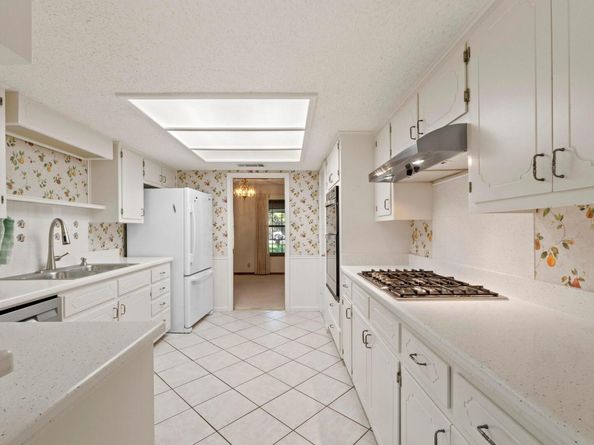 7207 Fireoak DR, Austin TX 78759