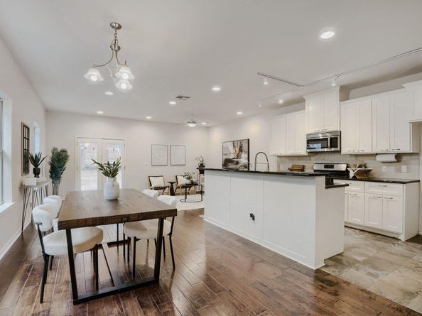 2109 Newfield LN A, Austin TX 78703