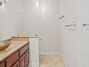 1520 Ben Crenshaw WAY 120, Austin TX 78746