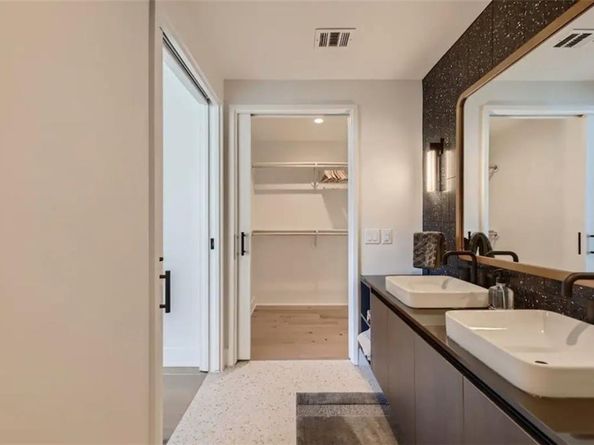 48 East Ave 1210, Austin TX 78701