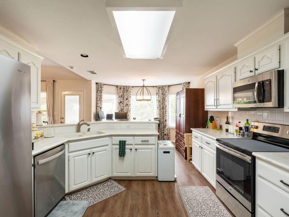 4906 Thunderbird DR, Lago Vista TX 78645