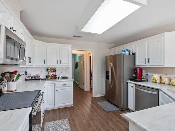 4906 Thunderbird DR, Lago Vista TX 78645