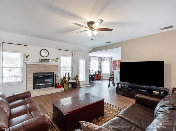 4906 Thunderbird DR, Lago Vista TX 78645