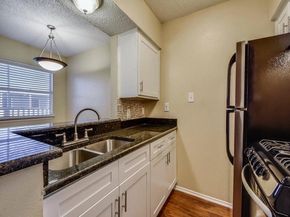 2401 Manor RD 119, Austin TX 78722