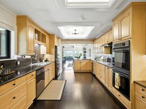 402 Seawind ST, Lakeway TX 78734