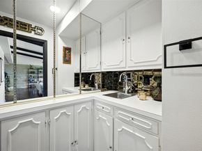 402 Seawind ST, Lakeway TX 78734