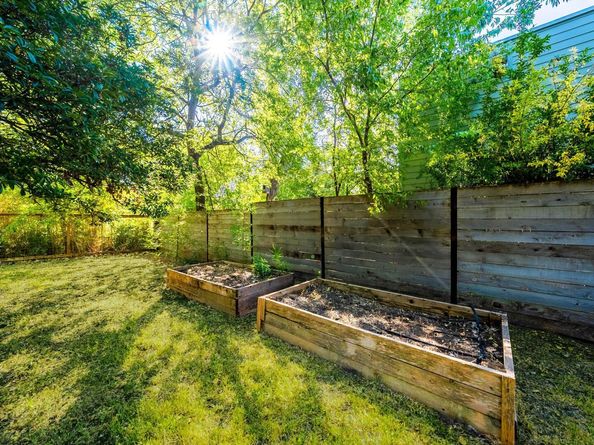 6017 Belfast DR, Austin TX 78723